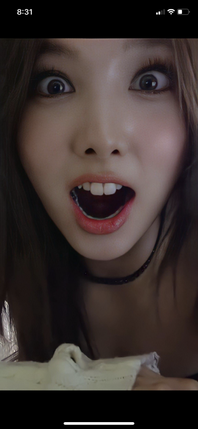 NrujKZ9E Twice Nayeon Fap 06.png
